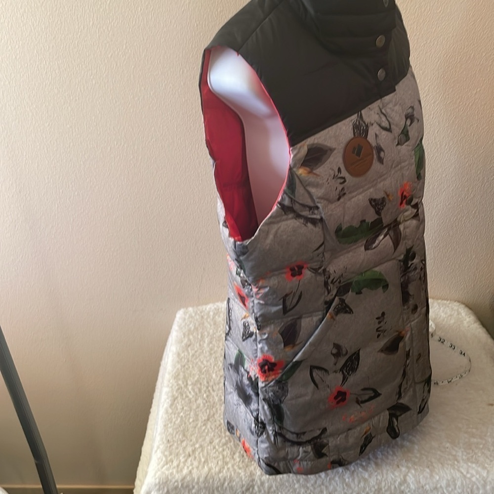 Obermeyer Down Vest Size Large - Picture 5 of 13